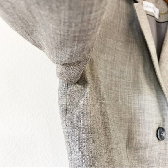 Calvin Klein Light Gray 2-Button Blazer size 2 - Picture 6 of 8